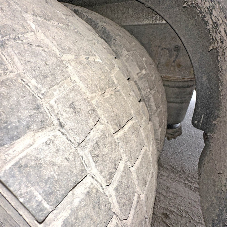 Грузовик с закрытым кузовом Volvo F180 FL 9L: фото 48