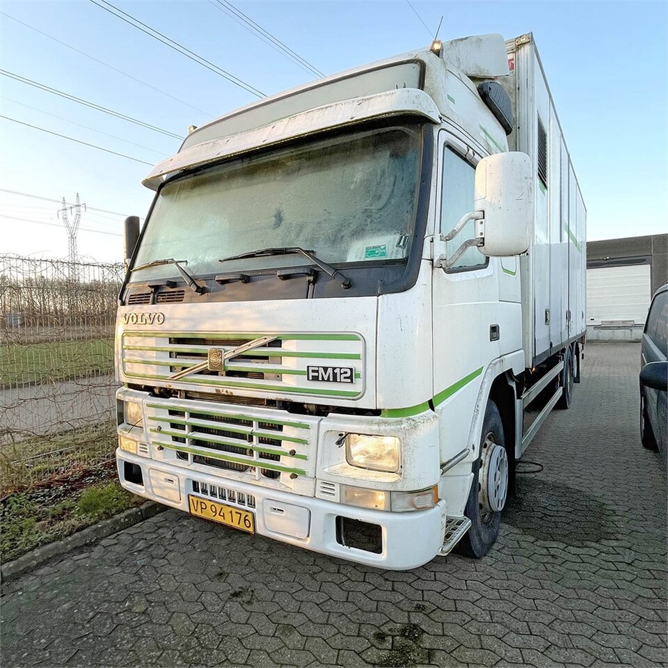 Грузовик с закрытым кузовом Volvo FM12: фото 13