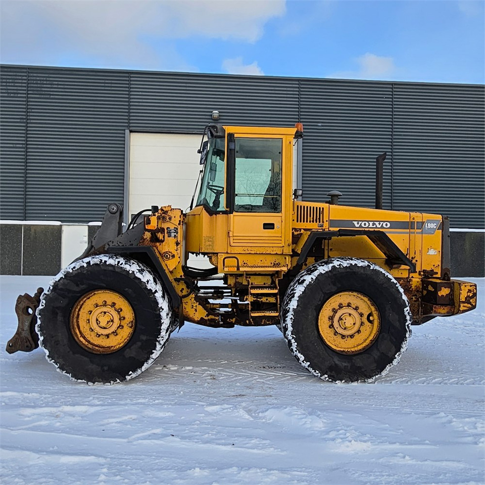 Volvo L90 C - Колёсный погрузчик: фото 2 Volvo L90 C - Колёсный погрузчик: фото 2