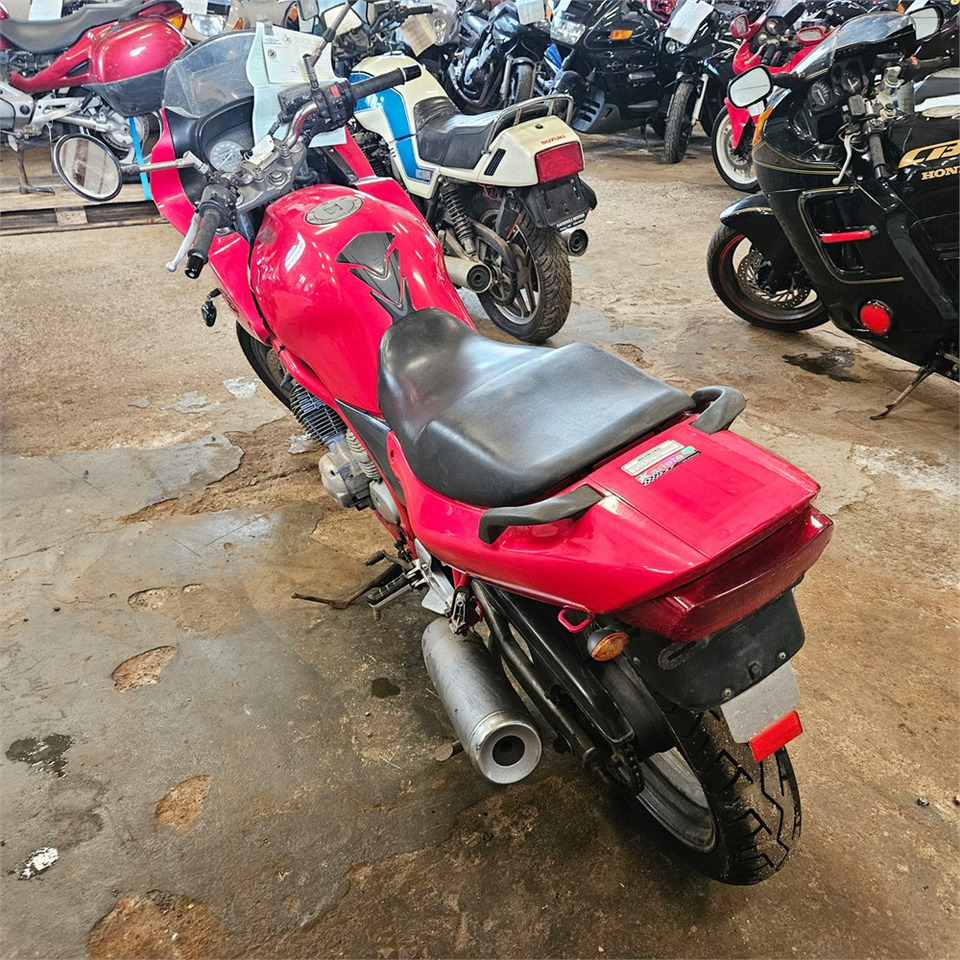 Yamaha XJ600 Diversion - Мотоцикл: фото 3 Yamaha XJ600 Diversion - Мотоцикл: фото 3