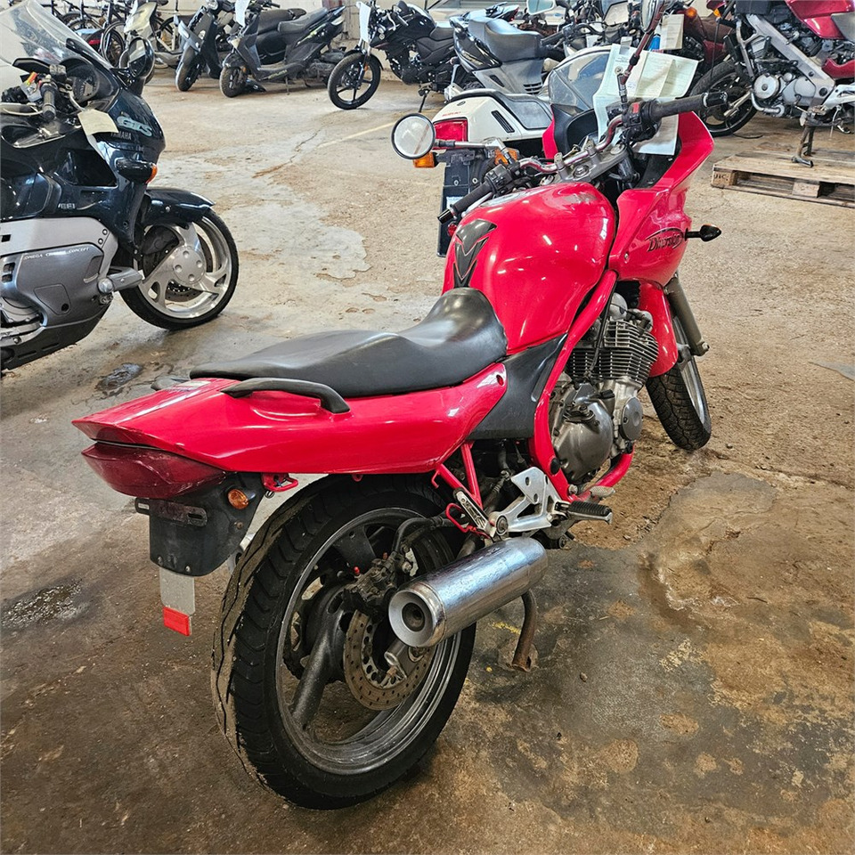 Yamaha XJ600 Diversion - Мотоцикл: фото 5 Yamaha XJ600 Diversion - Мотоцикл: фото 5