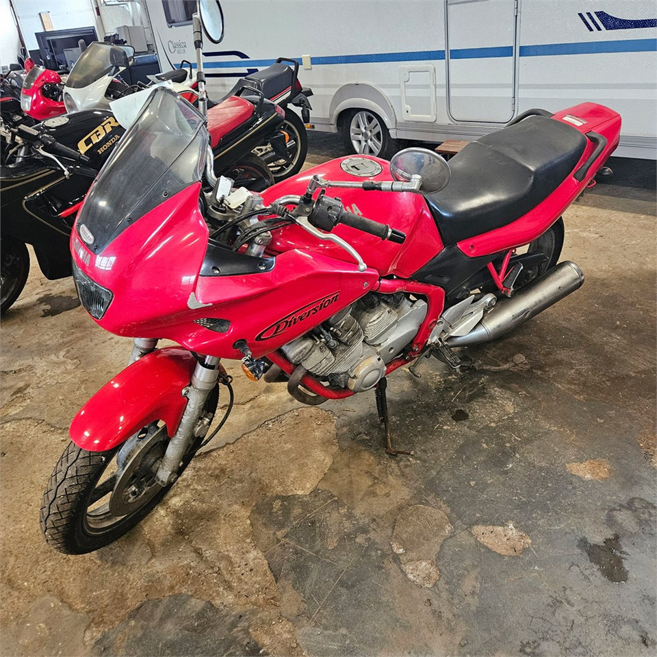 Yamaha XJ600 Diversion - Мотоцикл: фото 1 Yamaha XJ600 Diversion - Мотоцикл: фото 1