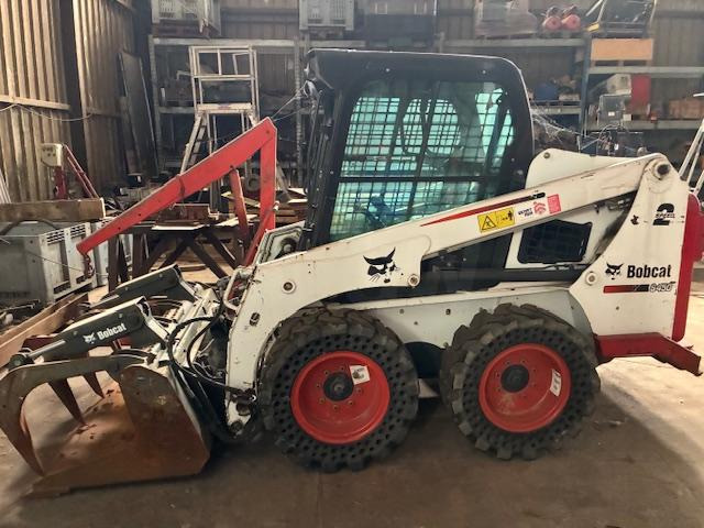Bobcat S 450 - Мини-погрузчик с бортовым поворотом: фото 1 Bobcat S 450 - Мини-погрузчик с бортовым поворотом: фото 1