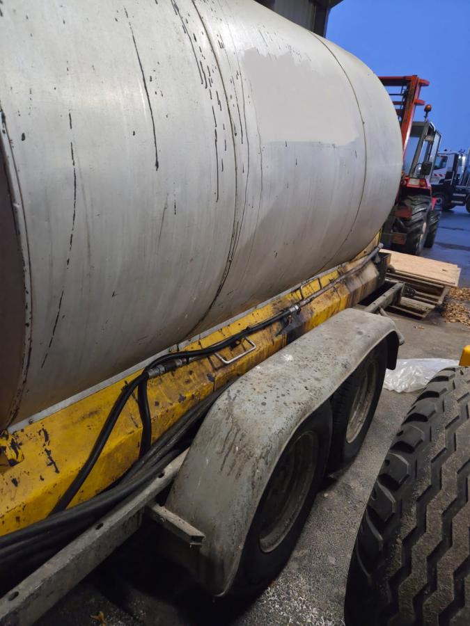 CMTP BOUILLE TRACTEE 2000 LITRES - Гудронатор: фото 2 CMTP BOUILLE TRACTEE 2000 LITRES - Гудронатор: фото 2