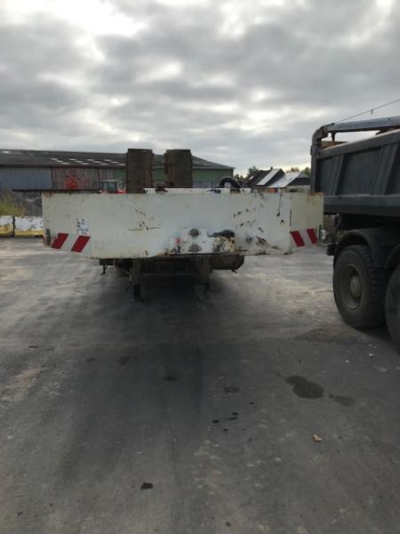 Castera 3 ESSIEUX - Низкорамный полуприцеп: фото 4 Castera 3 ESSIEUX - Низкорамный полуприцеп: фото 4