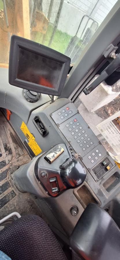 Колёсный погрузчик Liebherr L580: фото 6 Колёсный погрузчик Liebherr L580: фото 6