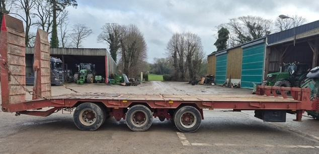 RECORD RPE 24 - Низкорамный прицеп: фото 1 RECORD RPE 24 - Низкорамный прицеп: фото 1