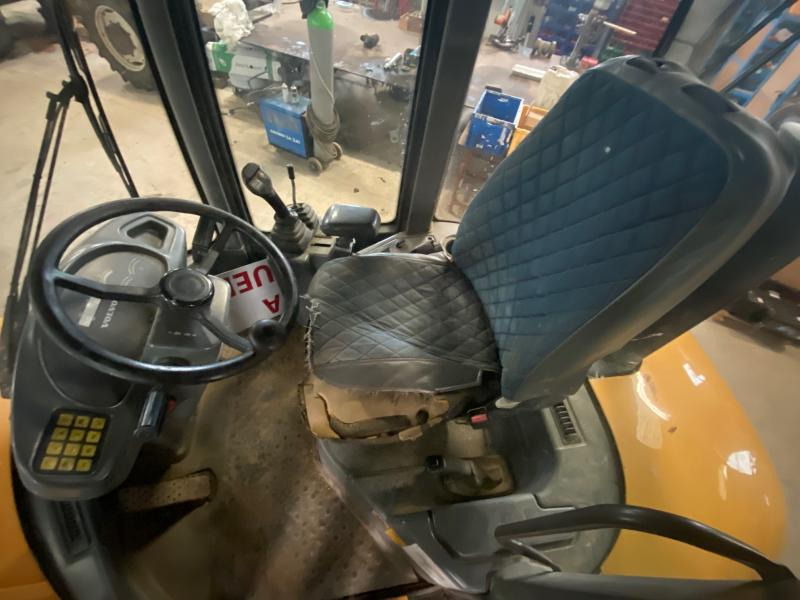 Компактный фронтальный погрузчик Volvo L 30 B ZX: фото 7 Компактный фронтальный погрузчик Volvo L 30 B ZX: фото 7