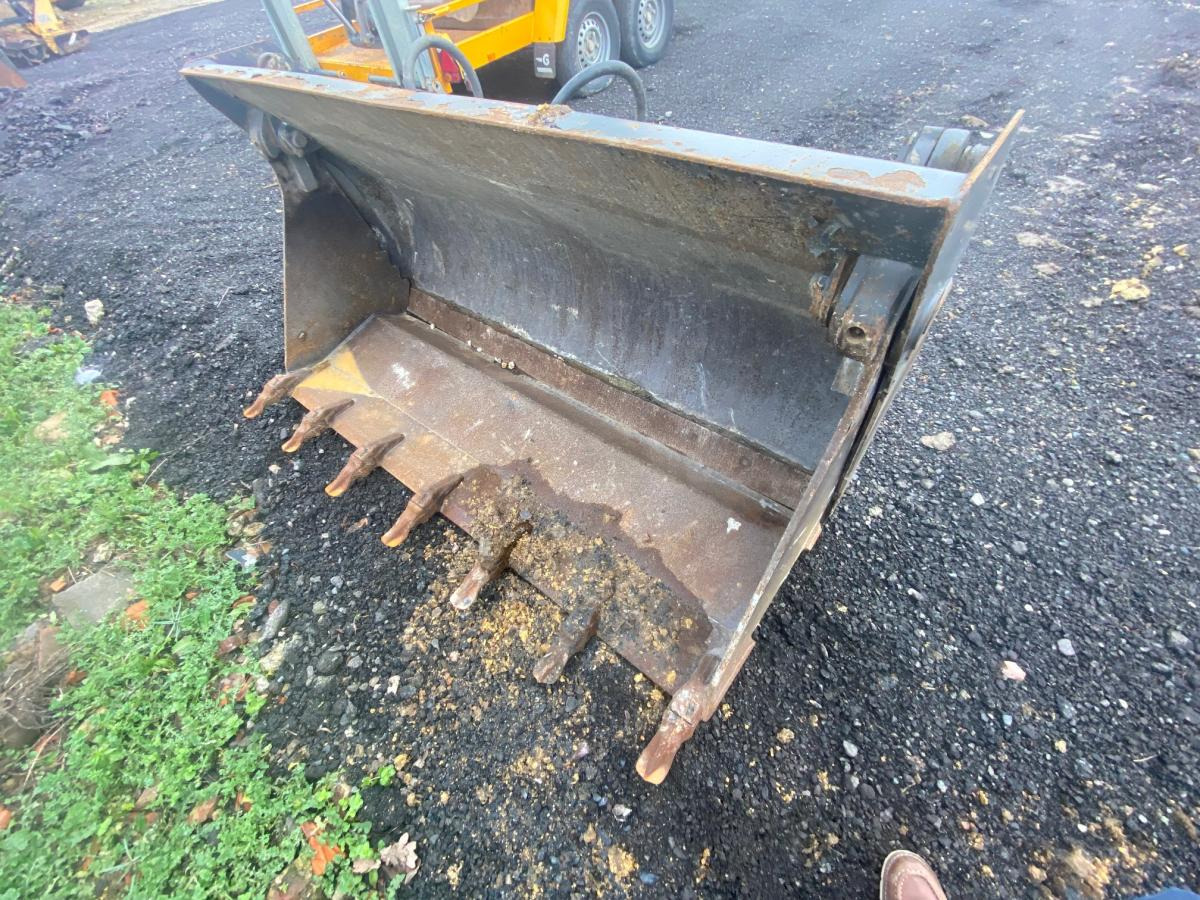 Компактный фронтальный погрузчик Volvo L 30 B ZX: фото 10 Компактный фронтальный погрузчик Volvo L 30 B ZX: фото 10