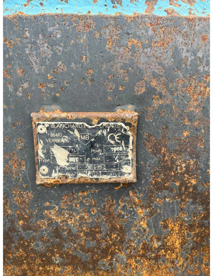 BLANCHARD EQUIPEMENTS GODET/CW45S/16500MM/2180L - Ковш для экскаватора: фото 2 BLANCHARD EQUIPEMENTS GODET/CW45S/16500MM/2180L - Ковш для экскаватора: фото 2