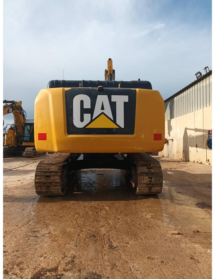 CAT 330F - Гусеничный экскаватор: фото 3 CAT 330F - Гусеничный экскаватор: фото 3