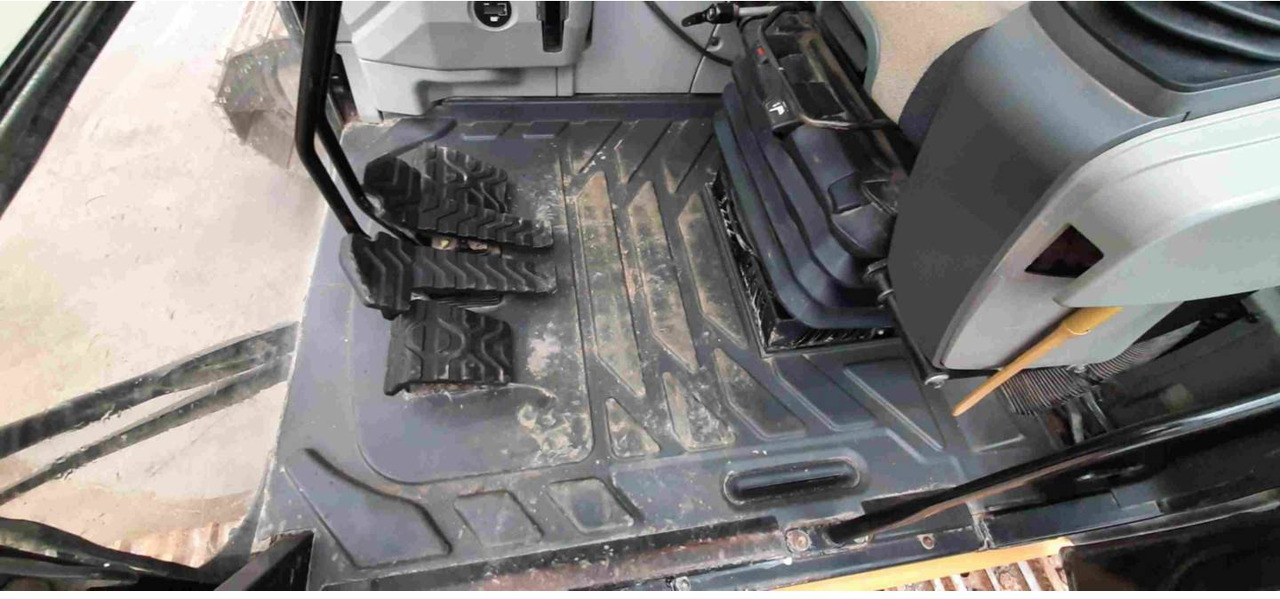 Гусеничный экскаватор CAT 352F: фото 24