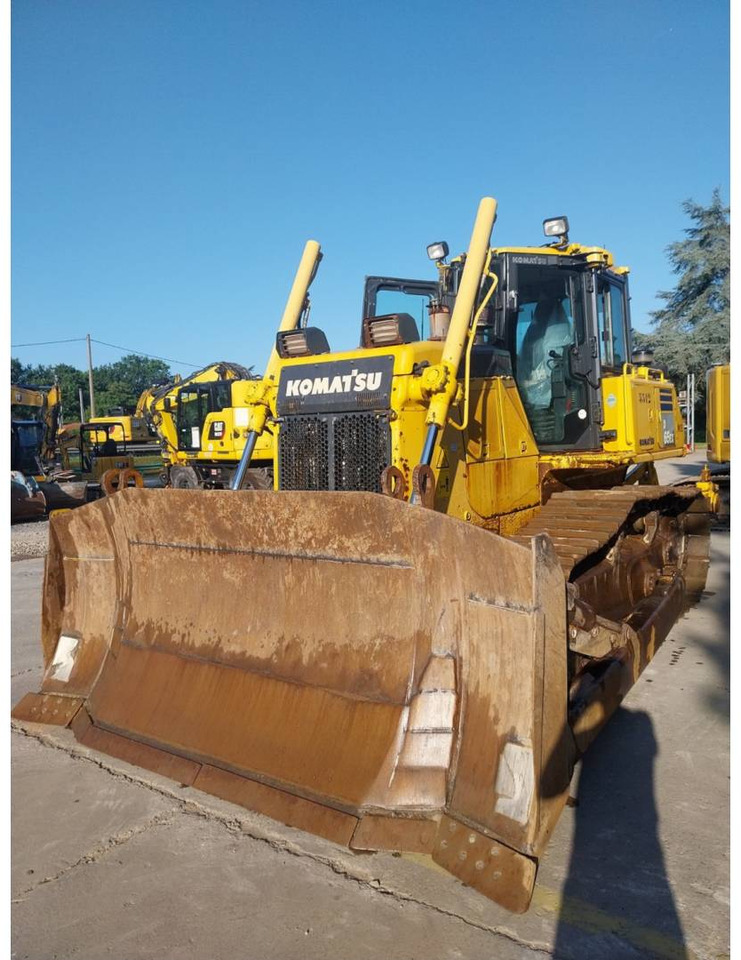 KOMATSU D65 - Бульдозер: фото 1 KOMATSU D65 - Бульдозер: фото 1
