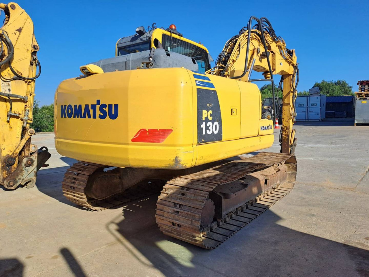 KOMATSU PC130 - Гусеничный экскаватор: фото 3 KOMATSU PC130 - Гусеничный экскаватор: фото 3