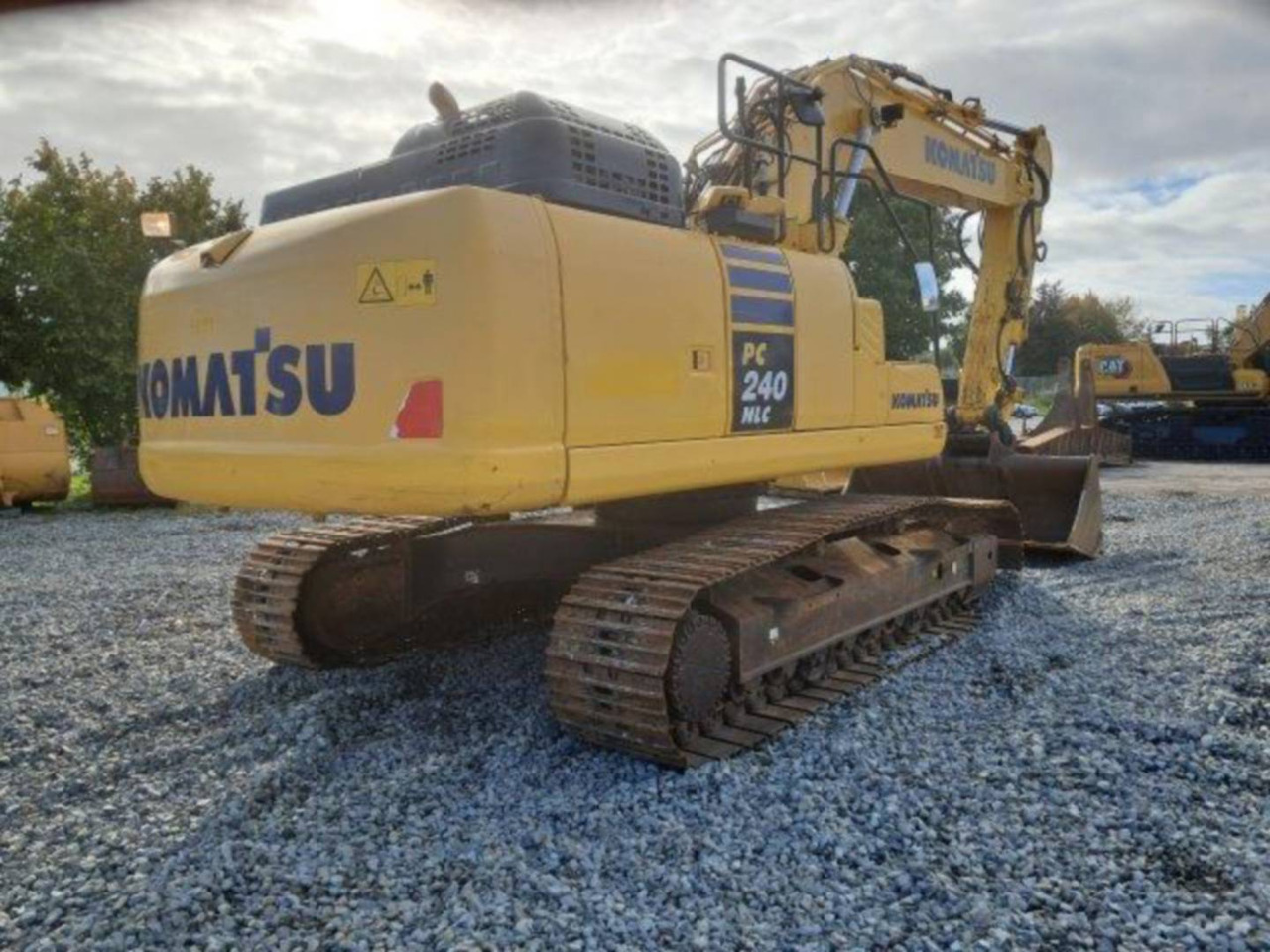 KOMATSU PC240LC7 - Гусеничный экскаватор: фото 3 KOMATSU PC240LC7 - Гусеничный экскаватор: фото 3