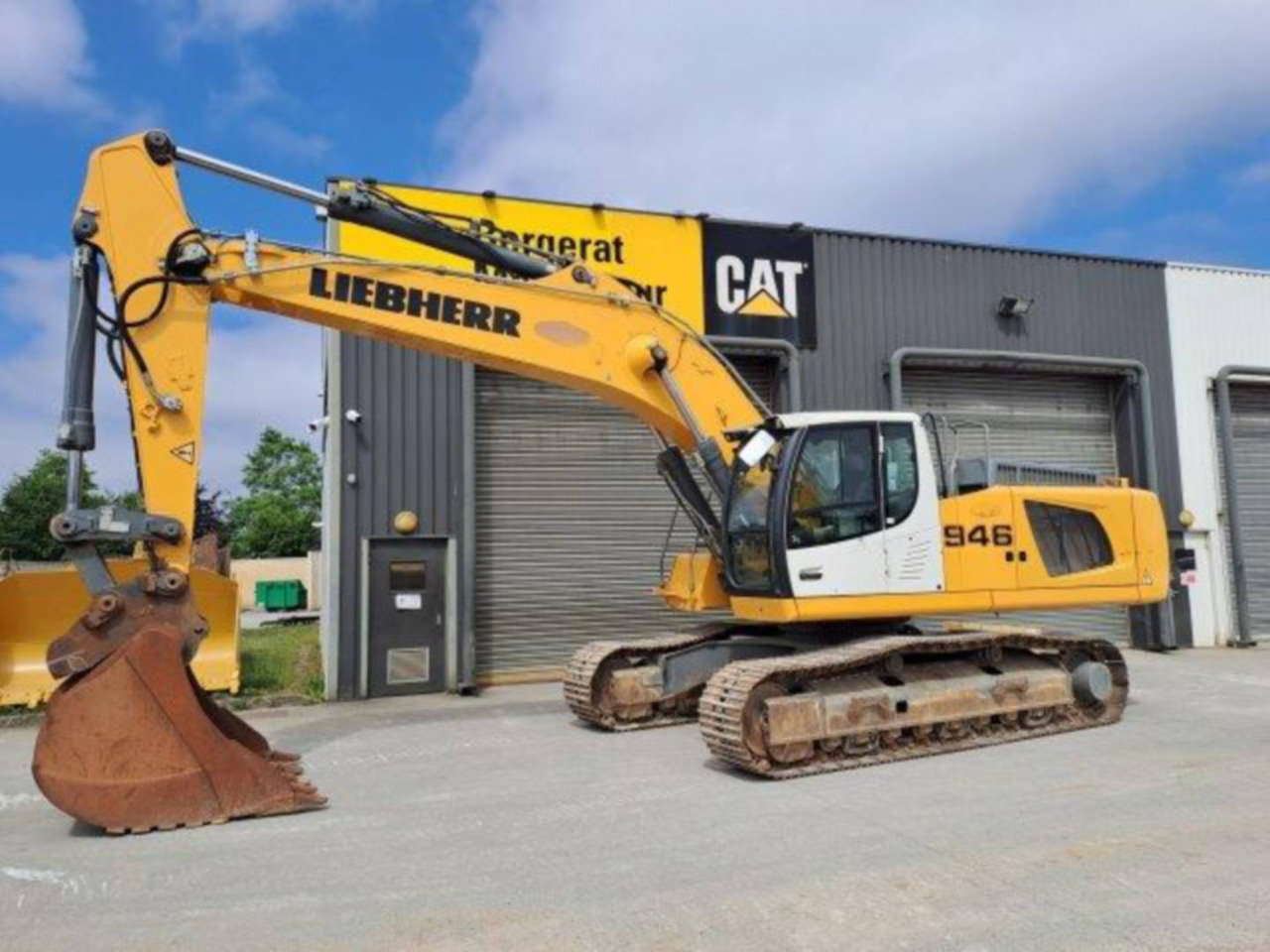 LIEBHERR R946 - Гусеничный экскаватор: фото 1 LIEBHERR R946 - Гусеничный экскаватор: фото 1