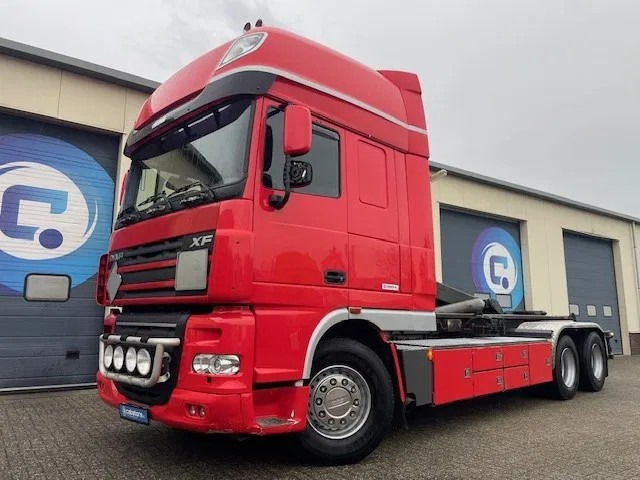 DAF XF 105 .460 FAS Euro 5 - Haakarmsysteem - Hooklift - Abrolkipper - Year 2006 - TUV 05-2025 - Крюковой мультилифт: фото 1 DAF XF 105 .460 FAS Euro 5 - Haakarmsysteem - Hooklift - Abrolkipper - Year 2006 - TUV 05-2025 - Крюковой мультилифт: фото 1