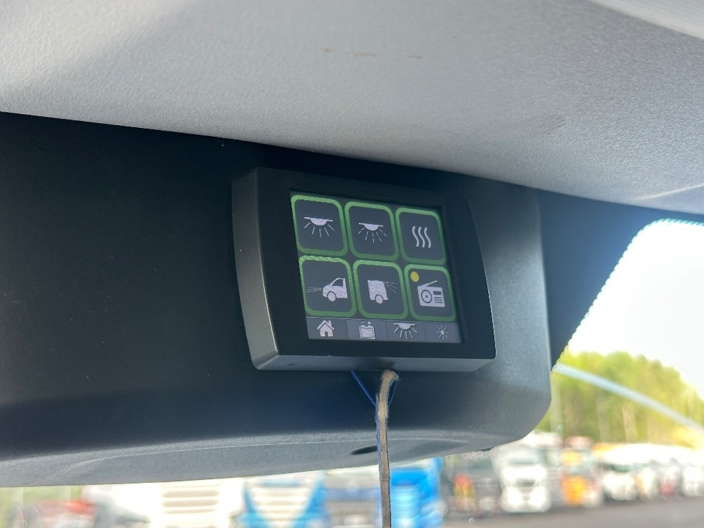 Цельнометаллический фургон Iveco Daily 35S18A8 1+5 hlö retkeilyauto: фото 15