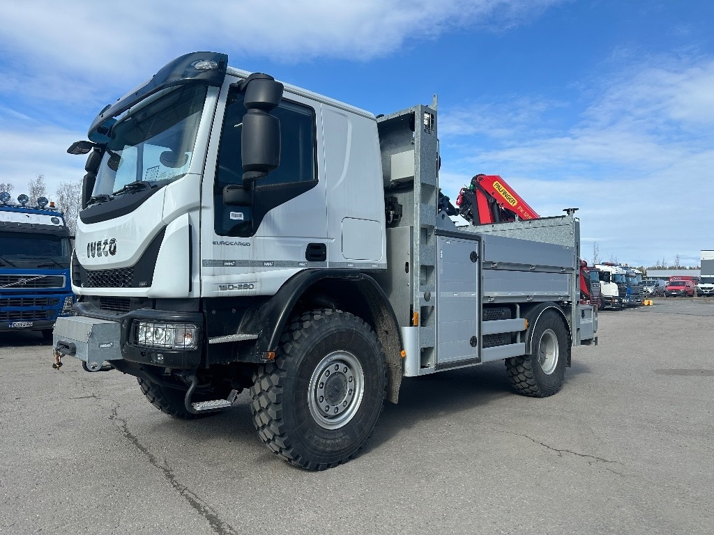 Iveco Eurocargo ML150E28 4x4 sähkölaitos varustein - Автоманипулятор: фото 1 Iveco Eurocargo ML150E28 4x4 sähkölaitos varustein - Автоманипулятор: фото 1