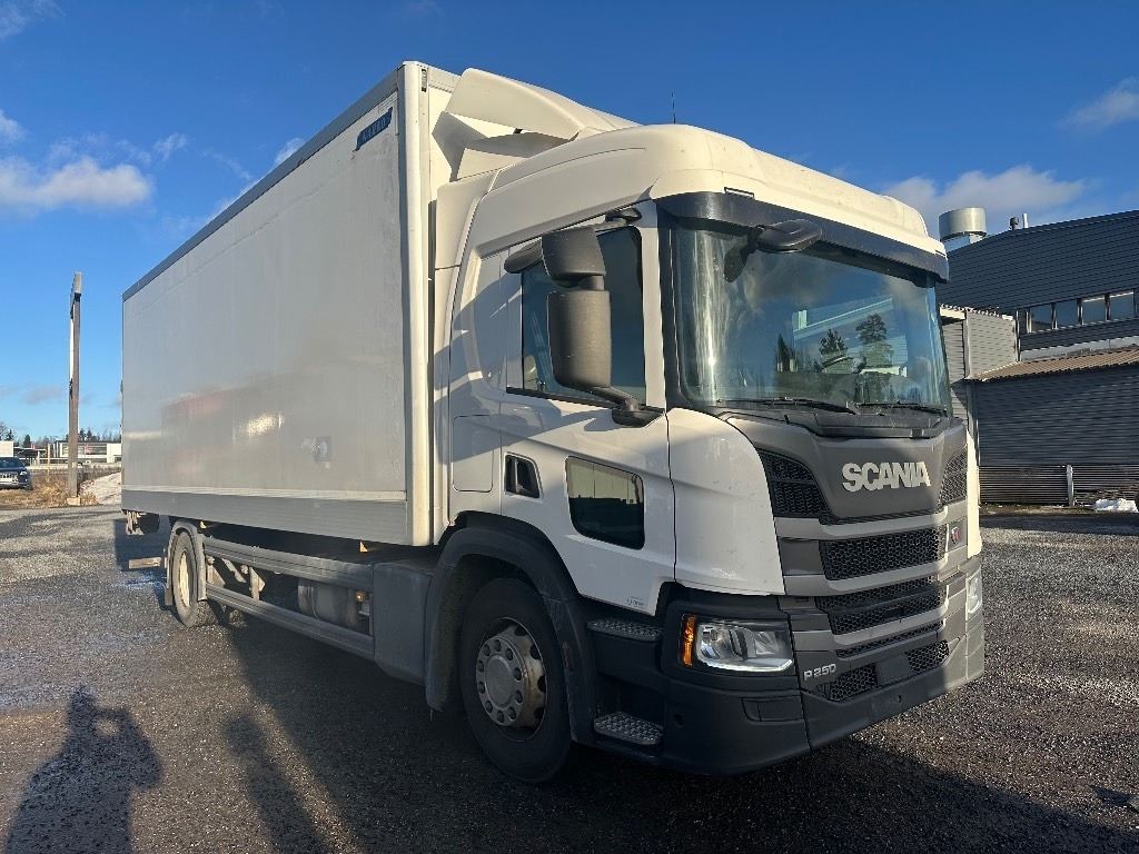 Scania P250 - Грузовик с закрытым кузовом: фото 2 Scania P250 - Грузовик с закрытым кузовом: фото 2
