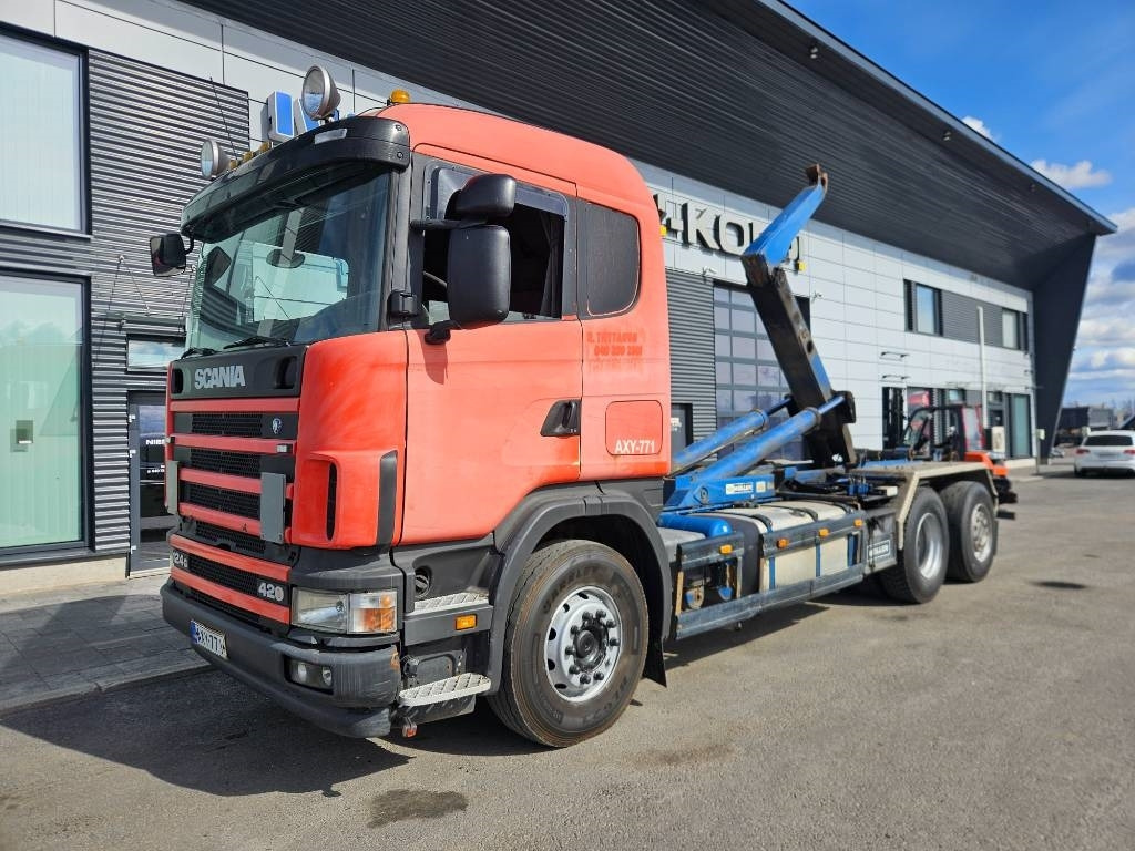 Scania R124 6x2*4 - Крюковой мультилифт: фото 1 Scania R124 6x2*4 - Крюковой мультилифт: фото 1