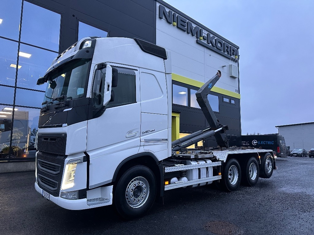 Volvo FH13 540 8X4*4 - Крюковой мультилифт: фото 1 Volvo FH13 540 8X4*4 - Крюковой мультилифт: фото 1