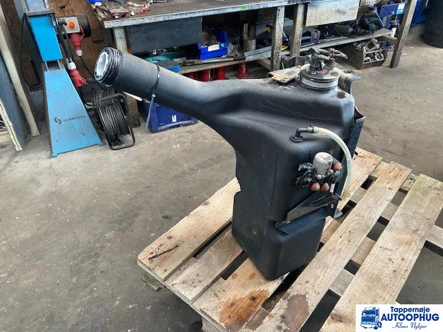 MAN Adblue – Urea tank MAN 81.15400-6185 - Бак для AdBlue для Грузовиков: фото 2 MAN Adblue – Urea tank MAN 81.15400-6185 - Бак для AdBlue для Грузовиков: фото 2