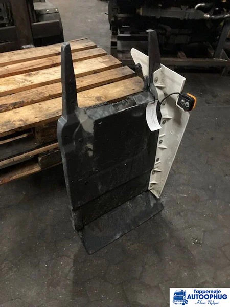 MAN Forskærme MAN 81.61210-0754 - Кузов и экстерьер для Грузовиков: фото 4 MAN Forskærme MAN 81.61210-0754 - Кузов и экстерьер для Грузовиков: фото 4