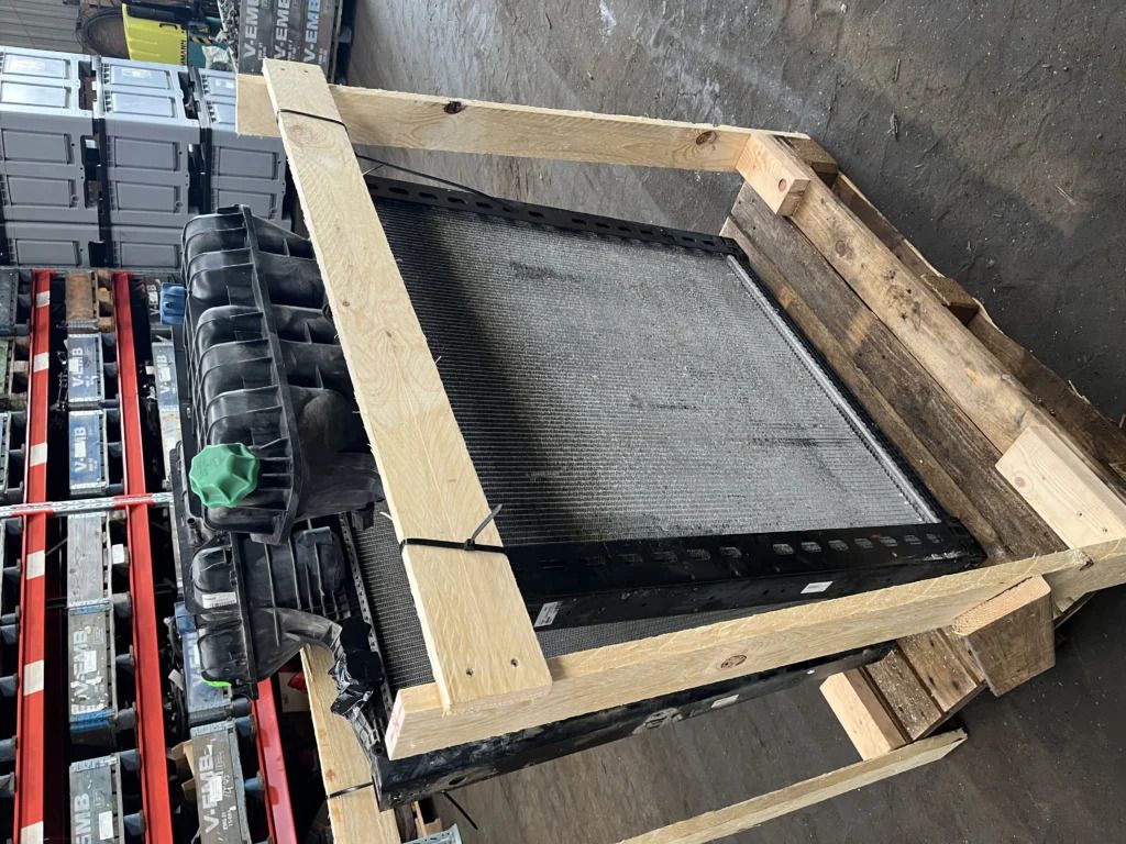 MAN Radiator – MAN 81061016809 - Радиатор для Грузовиков: фото 1 MAN Radiator – MAN 81061016809 - Радиатор для Грузовиков: фото 1