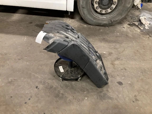 Scania Mudguard LH – Scania 2773091 – Scania 2773071 - Кузов и экстерьер для Грузовиков: фото 1 Scania Mudguard LH – Scania 2773091 – Scania 2773071 - Кузов и экстерьер для Грузовиков: фото 1