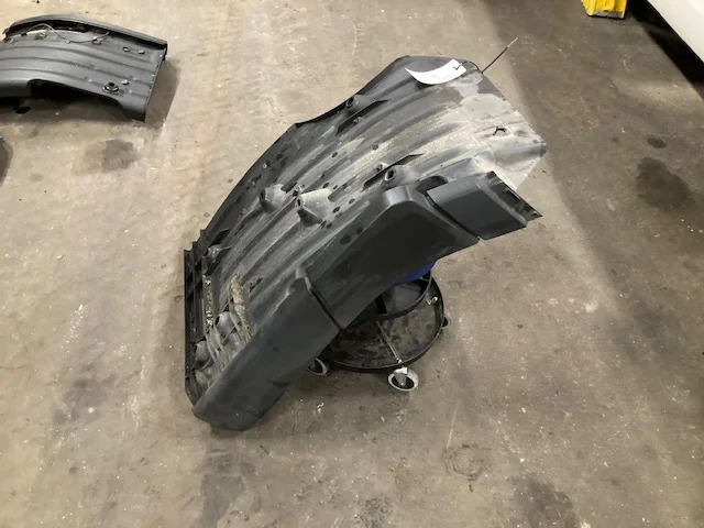 Scania Mudguard RH – Scania 2773090 – Scania 2773070 - Кузов и экстерьер для Грузовиков: фото 1 Scania Mudguard RH – Scania 2773090 – Scania 2773070 - Кузов и экстерьер для Грузовиков: фото 1