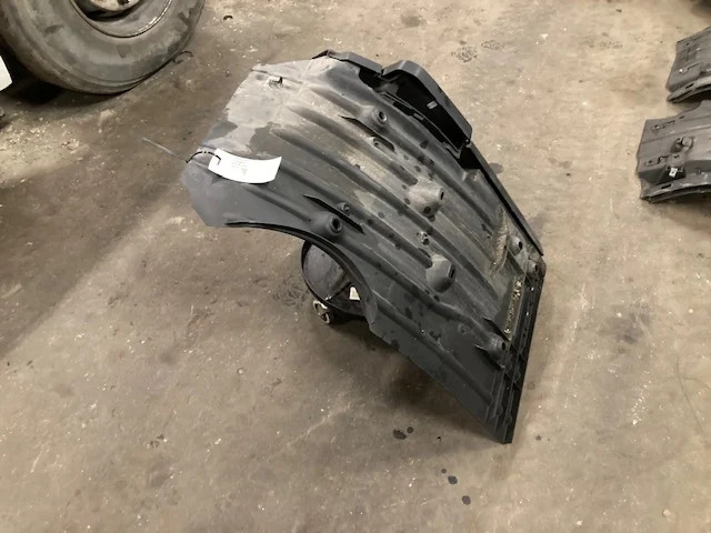 Scania Mudguard RH – Scania 2773090 – Scania 2773070 - Кузов и экстерьер для Грузовиков: фото 2 Scania Mudguard RH – Scania 2773090 – Scania 2773070 - Кузов и экстерьер для Грузовиков: фото 2