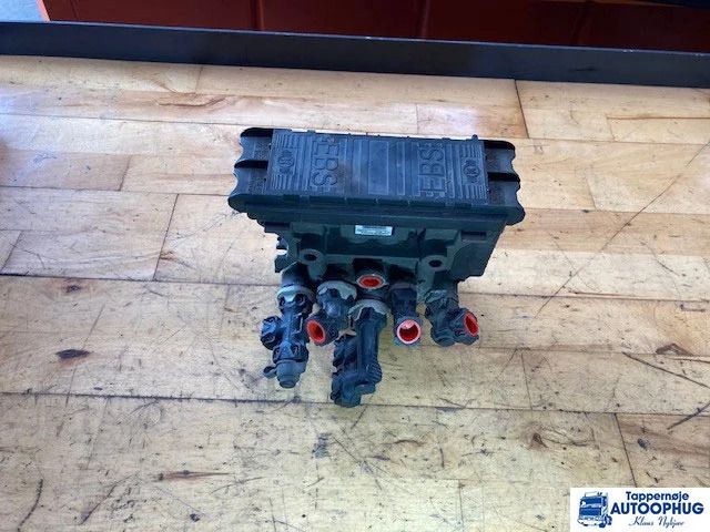 Volvo 22225552 – Volvo Rear axle modulator - Электрическая система для Грузовиков: фото 1 Volvo 22225552 – Volvo Rear axle modulator - Электрическая система для Грузовиков: фото 1