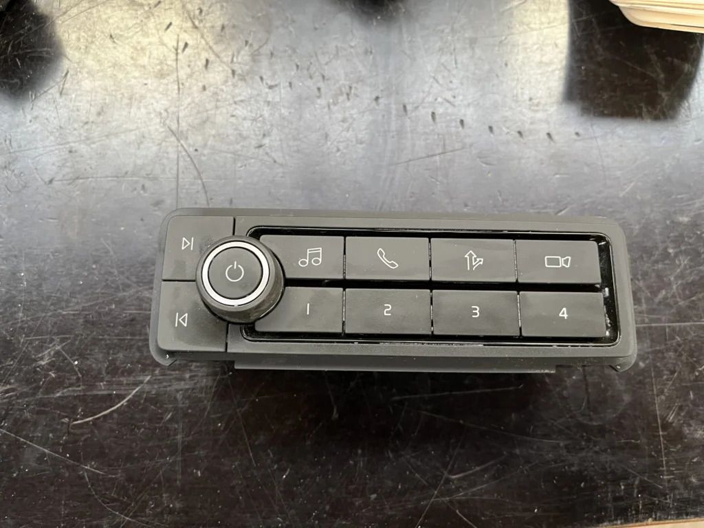 Volvo Control panel – Volvo 23562125 - Электрическая система для Грузовиков: фото 1 Volvo Control panel – Volvo 23562125 - Электрическая система для Грузовиков: фото 1