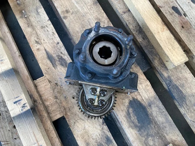 Volvo Powertake off - Двигатель и запчасти для Грузовиков: фото 1 Volvo Powertake off - Двигатель и запчасти для Грузовиков: фото 1