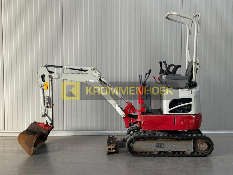 Takeuchi TB 210 R - Мини-экскаватор: фото 1 Takeuchi TB 210 R - Мини-экскаватор: фото 1