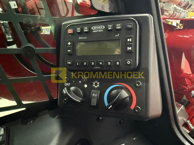 Новый Мини-погрузчик с бортовым поворотом Takeuchi TL 12 V-2: фото 15 Новый Мини-погрузчик с бортовым поворотом Takeuchi TL 12 V-2: фото 15