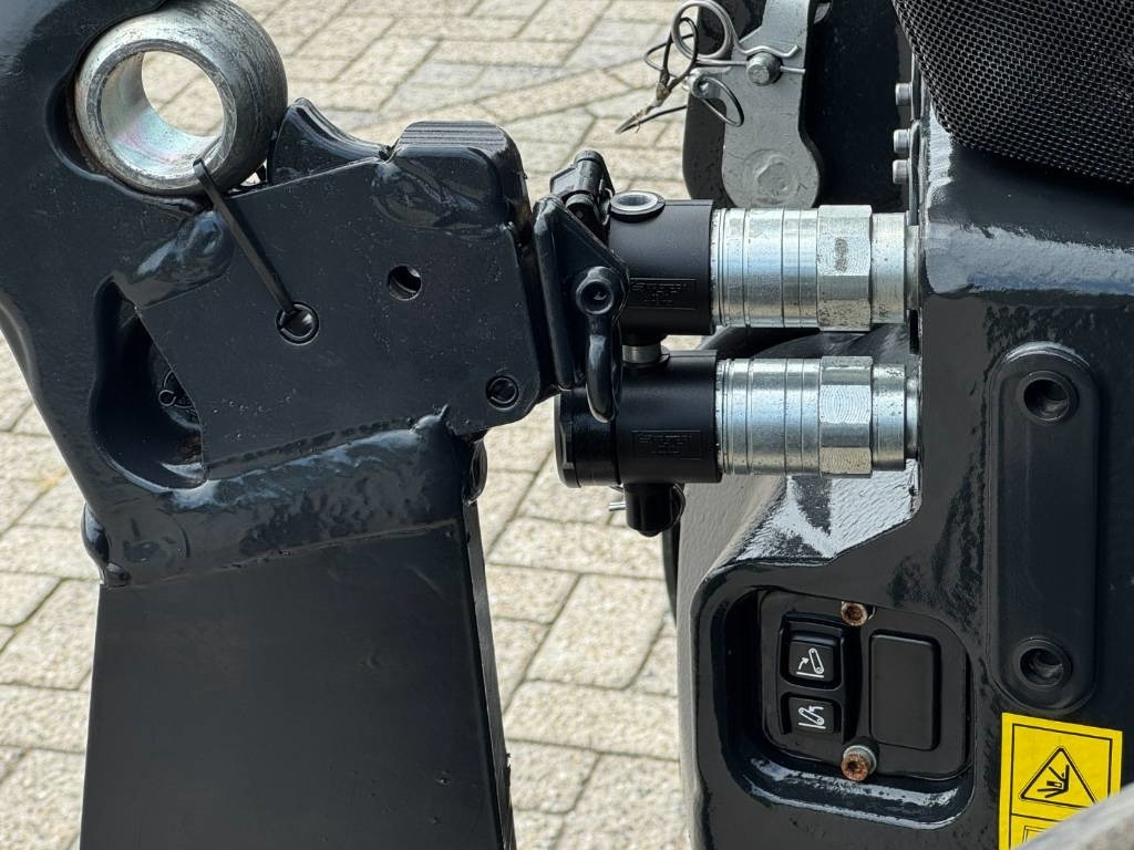 Case IH 240CVX, AFS, 2023, frontlinkage, 790u!! - Трактор: фото 5 Case IH 240CVX, AFS, 2023, frontlinkage, 790u!! - Трактор: фото 5