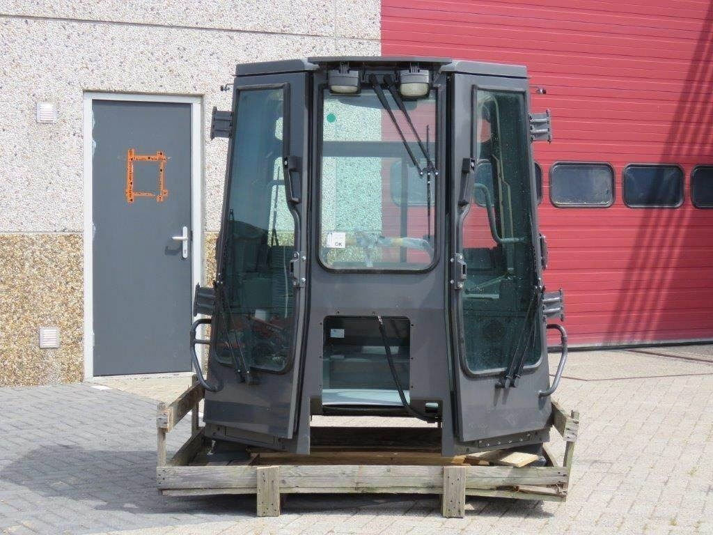 New Holland CE - Кабина для Строительной техники: фото 4 New Holland CE - Кабина для Строительной техники: фото 4