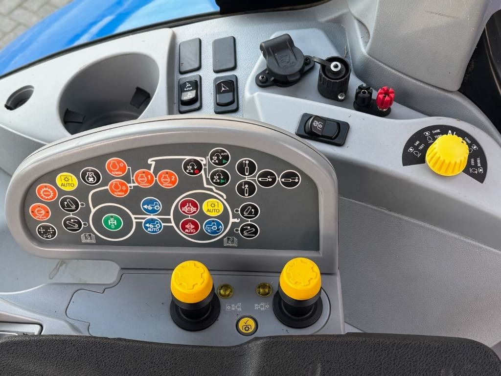 New Holland T7.270 Auto Command, frontlinkage + PTO,1091 hr  лизинг New Holland T7.270 Auto Command, frontlinkage + PTO,1091 hr: фото 23