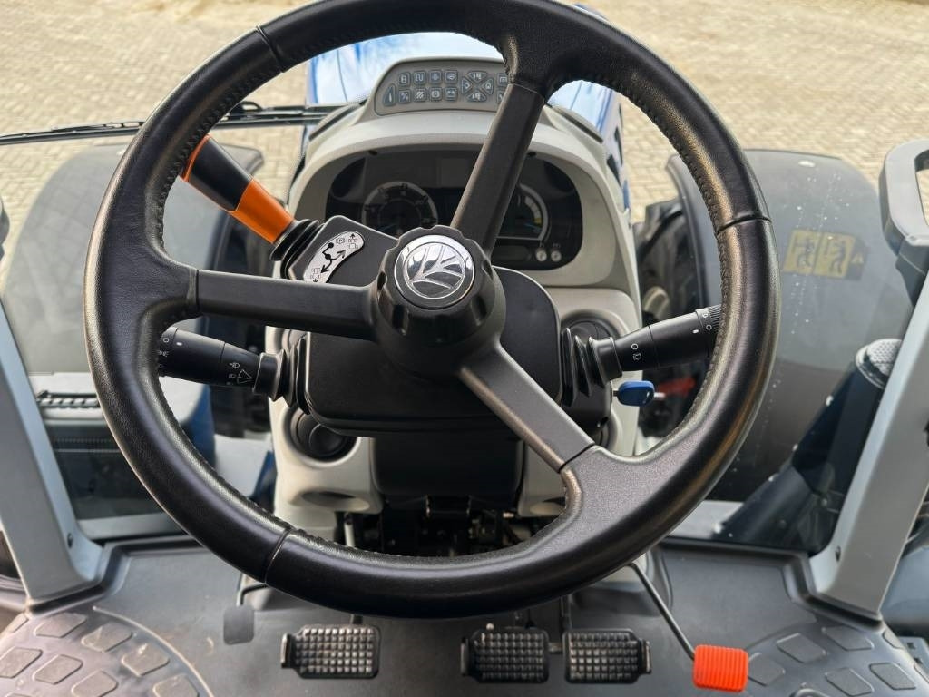 New Holland T7.270 Auto Command, frontlinkage + PTO,1091 hr  лизинг New Holland T7.270 Auto Command, frontlinkage + PTO,1091 hr: фото 24