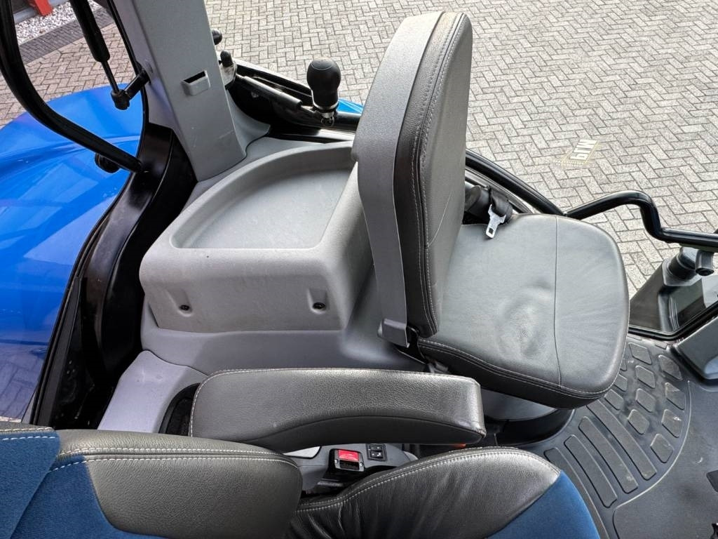 New Holland T7.270 Auto Command, frontlinkage + PTO,1091 hr  лизинг New Holland T7.270 Auto Command, frontlinkage + PTO,1091 hr: фото 32