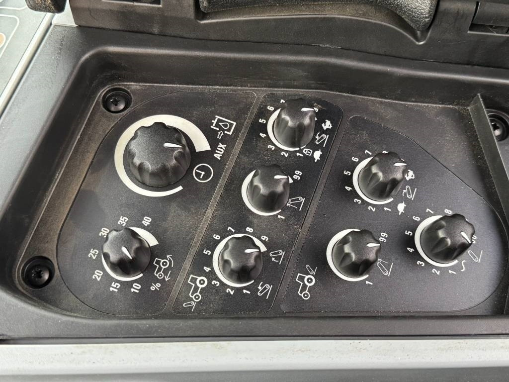 New Holland T7.270 Auto Command, frontlinkage + PTO,1091 hr  лизинг New Holland T7.270 Auto Command, frontlinkage + PTO,1091 hr: фото 31