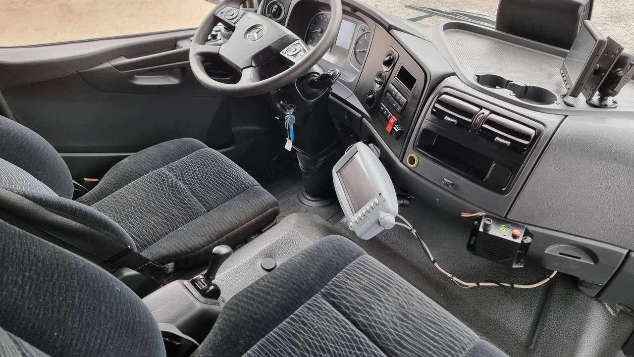 Мусоровоз Mercedes Benz ATEGO 1524: фото 6