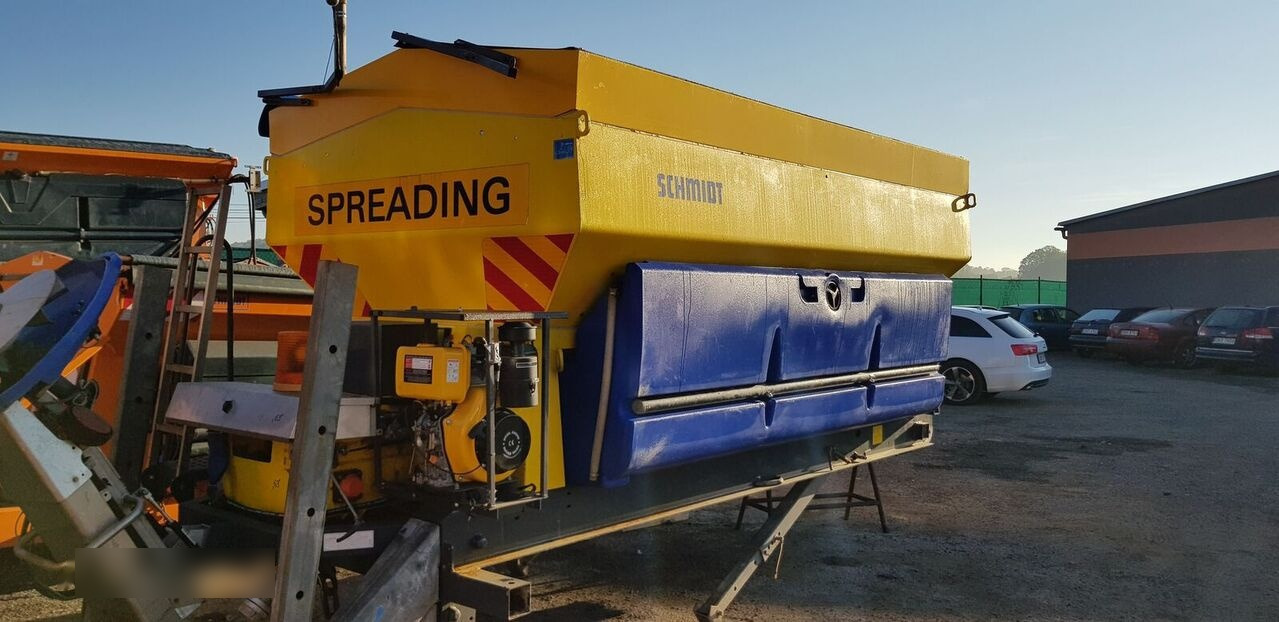 Schmidt STRATOS - Разбрасыватель песка/ Соли для Коммунальной и специальной техники: фото 2 Schmidt STRATOS - Разбрасыватель песка/ Соли для Коммунальной и специальной техники: фото 2