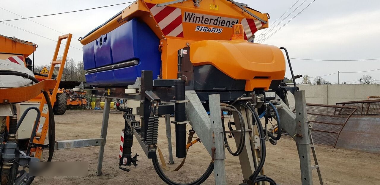 Schmidt Solarko piaskarka SCHMIDT STRATOS 5m3 - Разбрасыватель песка/ Соли для Коммунальной и специальной техники: фото 5 Schmidt Solarko piaskarka SCHMIDT STRATOS 5m3 - Разбрасыватель песка/ Соли для Коммунальной и специальной техники: фото 5