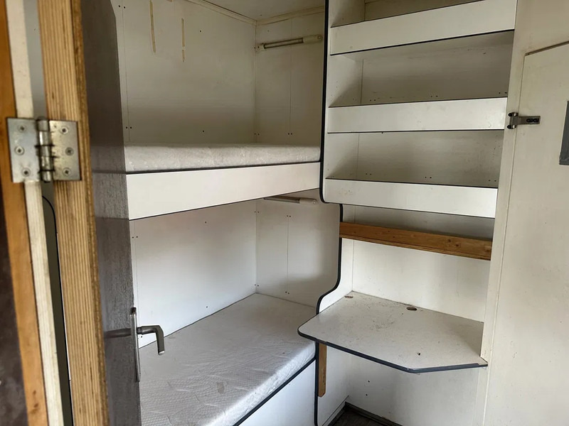 Volvo FL 12.240 BDF ST.AIRCO+ KACHEL, DOUCHE, 2X BED, WASBAK - Грузовик с закрытым кузовом: фото 5 Volvo FL 12.240 BDF ST.AIRCO+ KACHEL, DOUCHE, 2X BED, WASBAK - Грузовик с закрытым кузовом: фото 5
