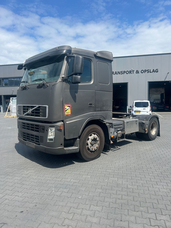 Volvo FH 12 Low Roof I-shift ADR truck - Тягач: фото 1 Volvo FH 12 Low Roof I-shift ADR truck - Тягач: фото 1