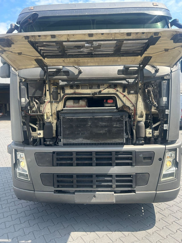 Volvo FH 12 Low Roof I-shift ADR truck - Тягач: фото 3 Volvo FH 12 Low Roof I-shift ADR truck - Тягач: фото 3