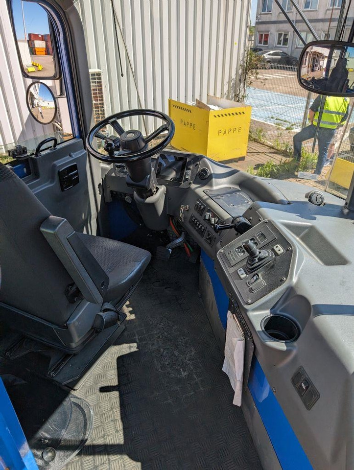 Kalmar T2 - Терминальный тягач: фото 5 Kalmar T2 - Терминальный тягач: фото 5